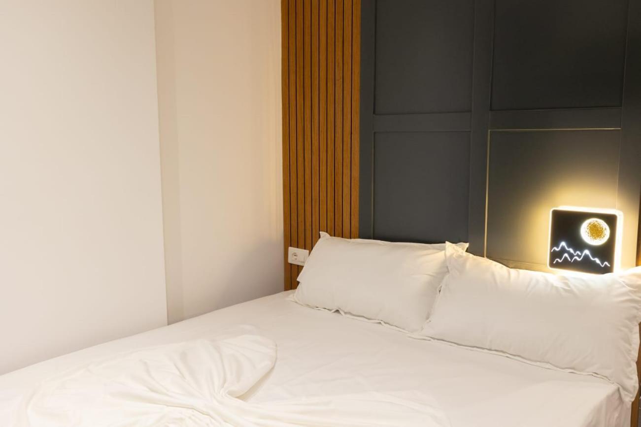 Aglon Twin'S Hotel Vlore Exterior photo