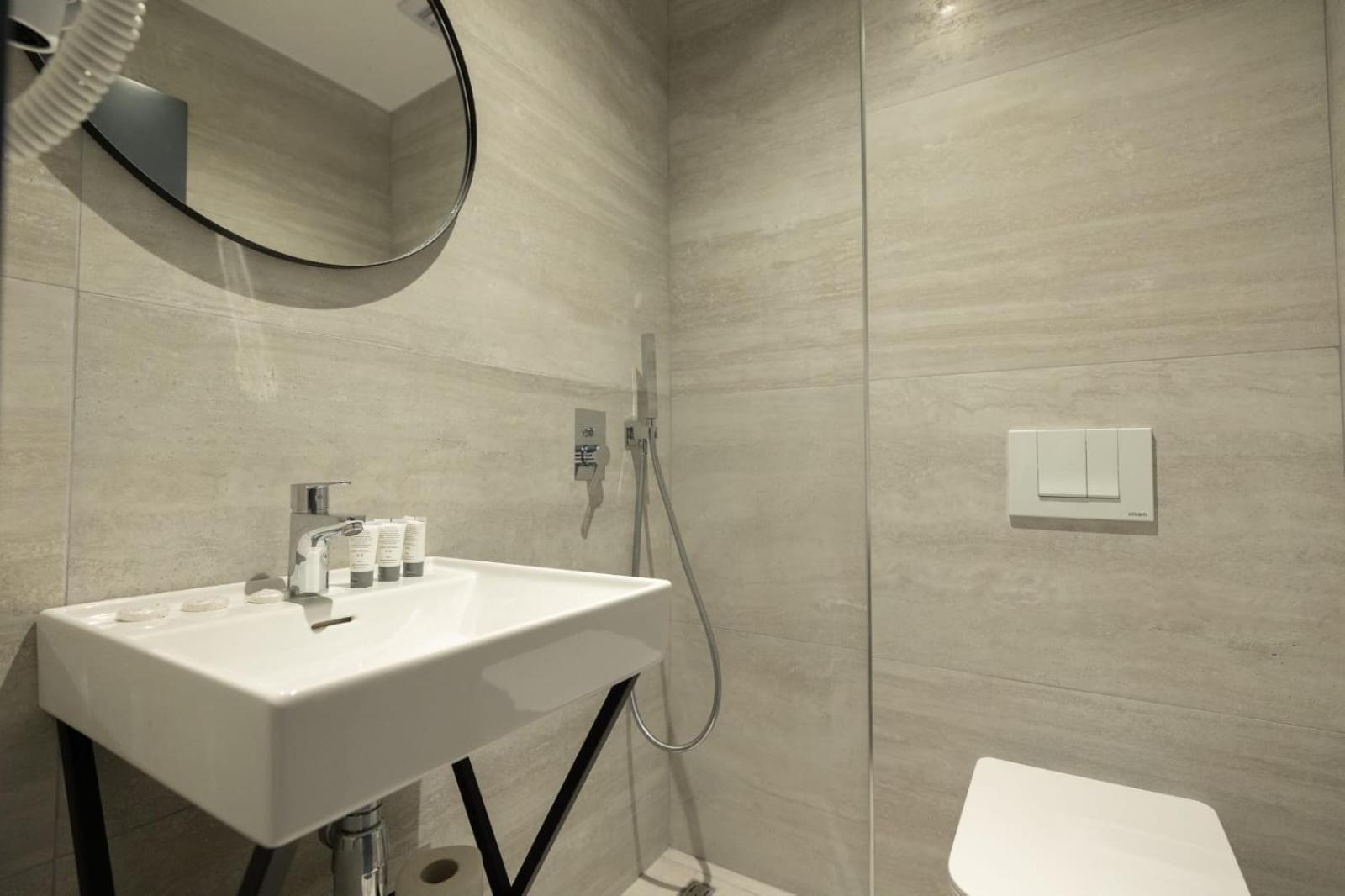 Aglon Twin'S Hotel Vlore Room photo